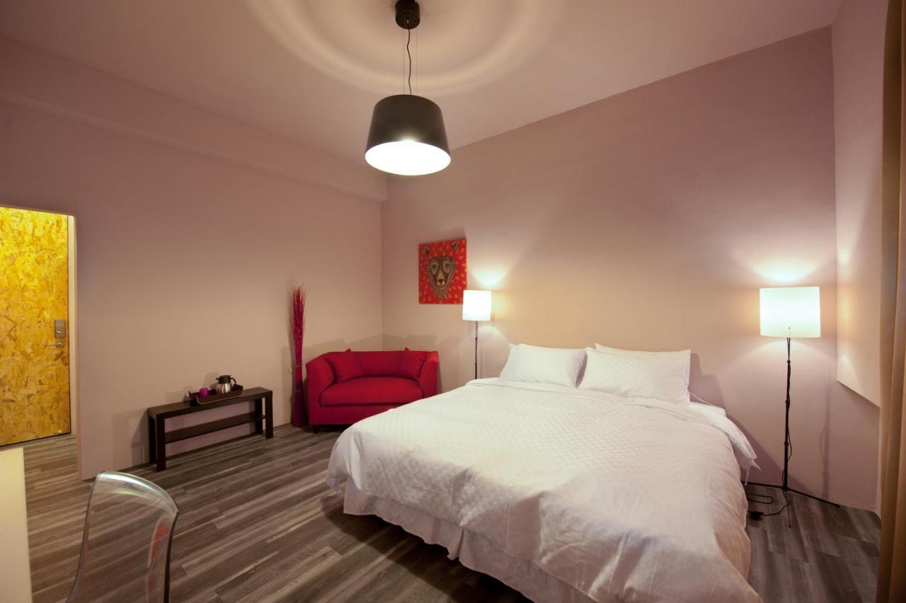 Leo 111/Arena Ruifeng Hotel Kaohsiung Buitenkant foto