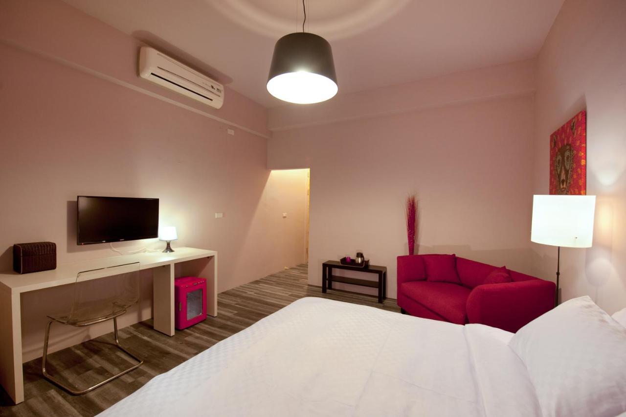 Leo 111/Arena Ruifeng Hotel Kaohsiung Buitenkant foto